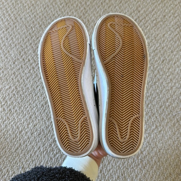 Nike Blazer Low Top - Picture 4 of 5